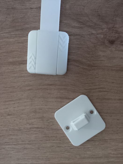IKEA UNDVIKA  protecção armários