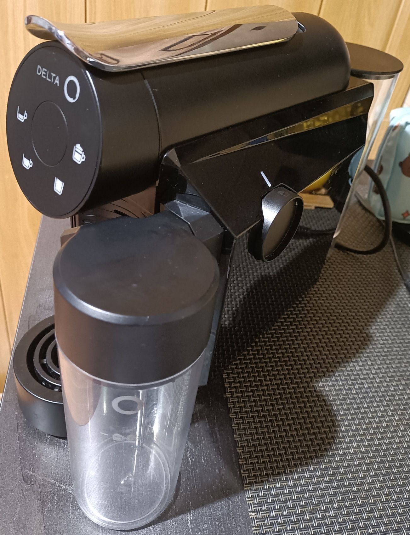 Ekspres kapsułkowy Delta Q MILKQOOL mini