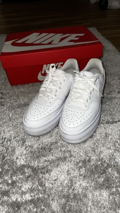 Tenis Nike tamanho 38,5