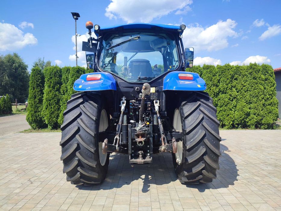 New Holland T6.125 S z ładowaczem