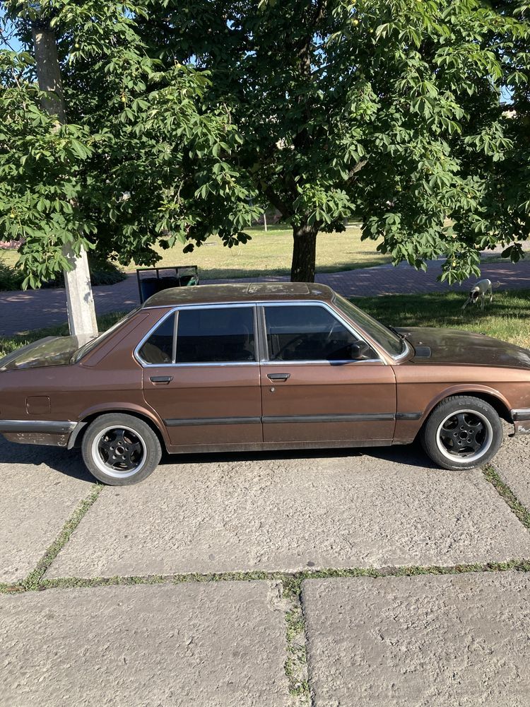 BMW E28 m30b25 возможен обмен