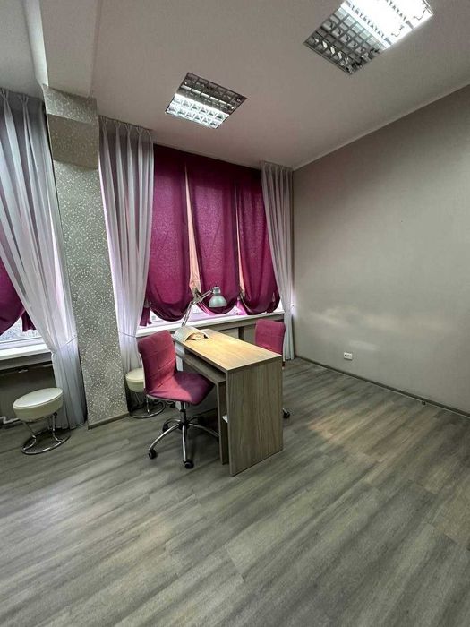 ND S4 Продам салон краси Центр вул. Научна