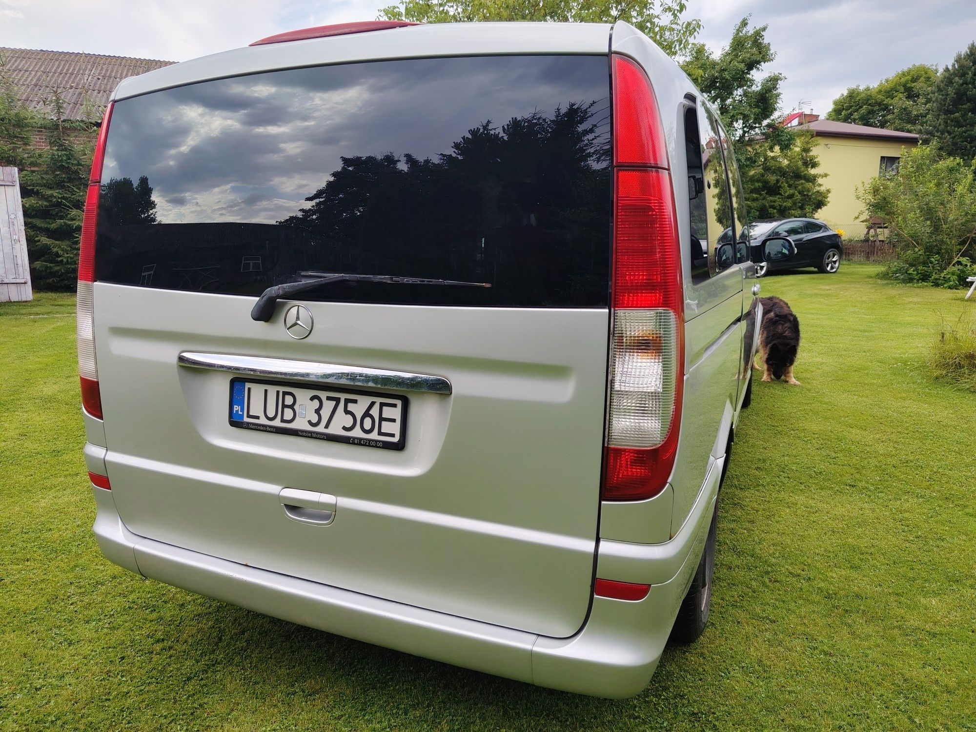 Viano 2,2  150km 2004 6 osób i stolik 425k