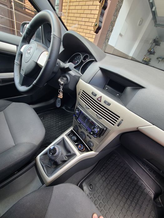 Opel Astra h sedan 1.6