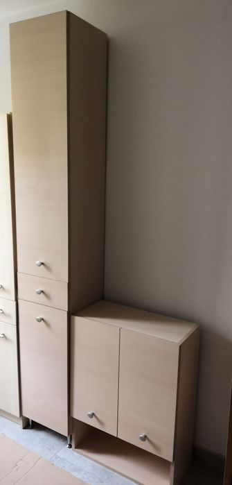 Meble łazienkowe, prążki beż