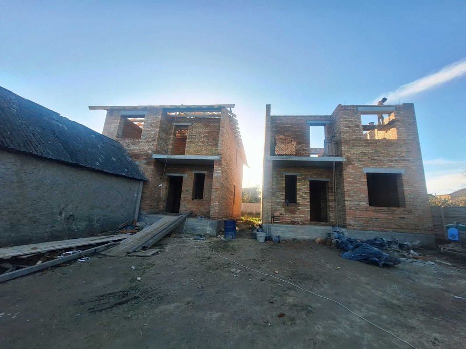 (5) Продаж житлово-комерційного комплексу 6910