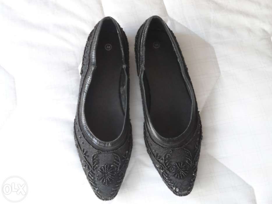 Sapatos cerimónia missangas e lantejoulas pretas