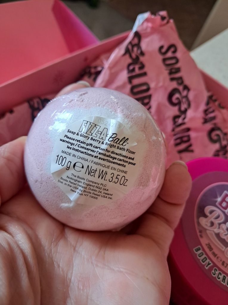 Body Scrub Soap&glory kula do kąpieli limitowana edycja