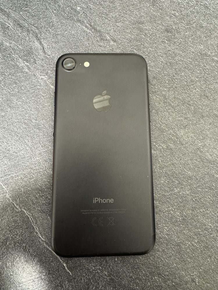 IPhone 7 32GB ze szkłem ochronnym