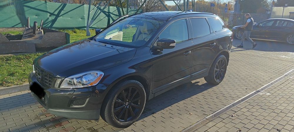 Volvo XC60 2012r. 3.0l 304km 4x4