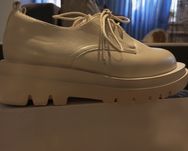 Новые женские туфли