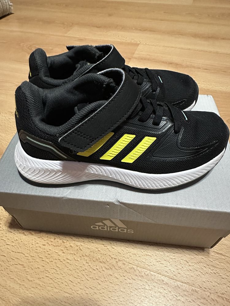 Кросівки Adidas 28