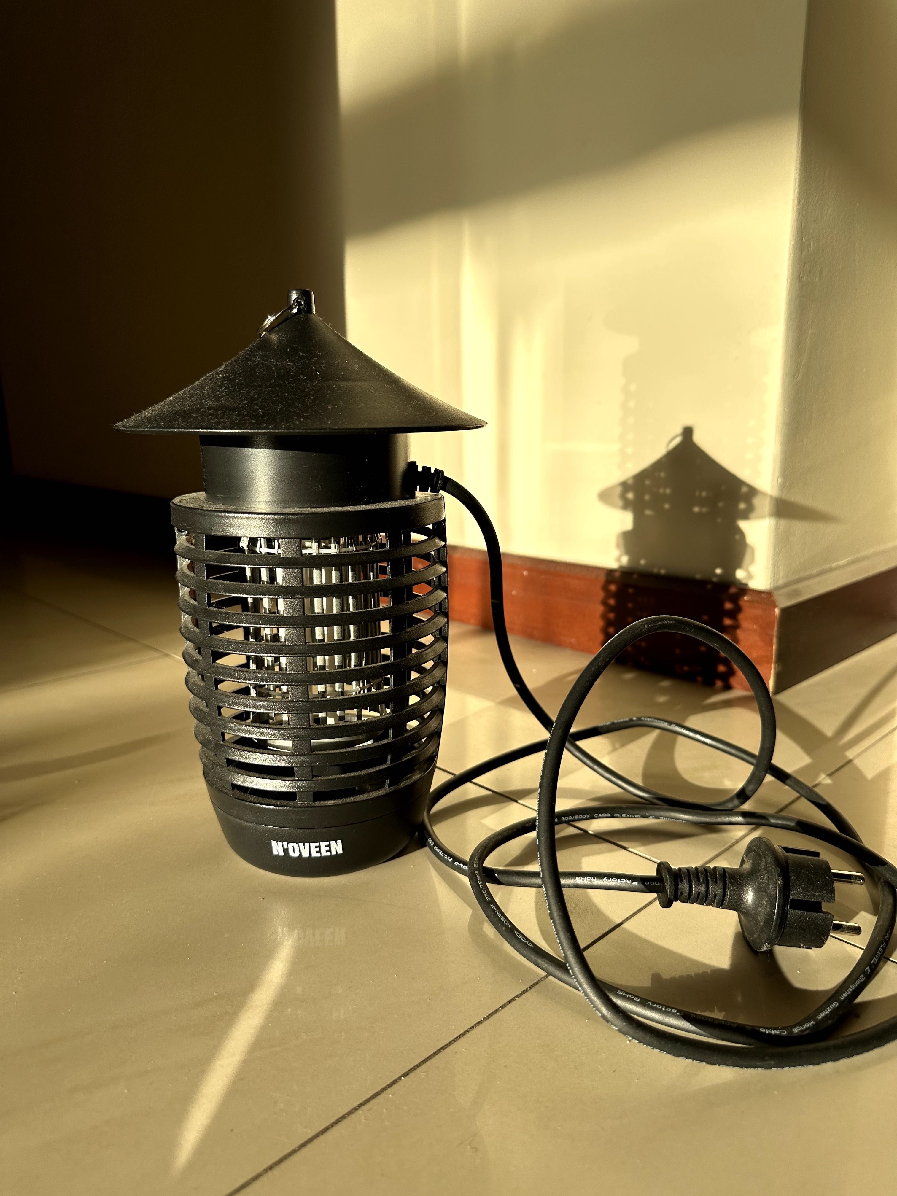 NOVEEN Pro- lampa w owadobójcza na komary muchy owady ćmy-pułapka