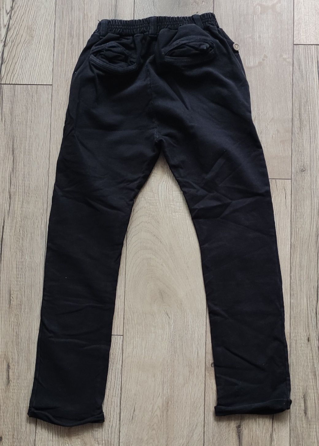 Spodnie chłopięce czarne 140