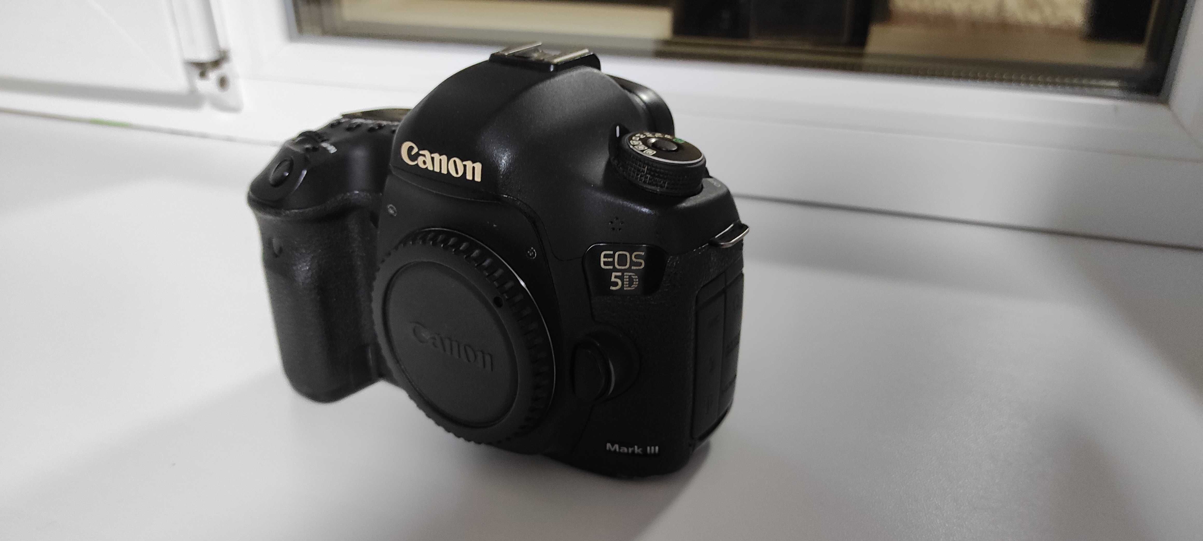 Фотоапарат Canon 5d mark3