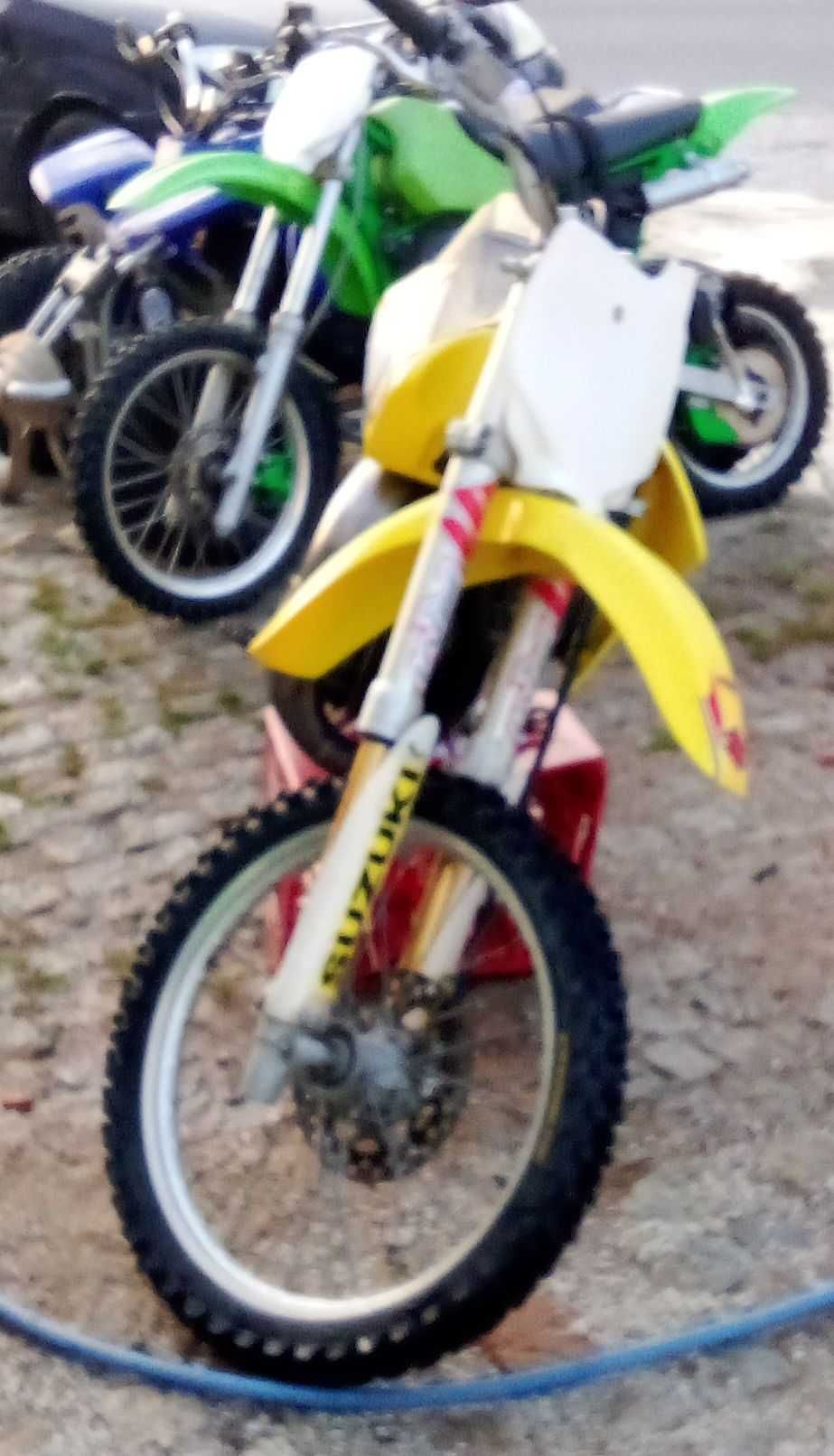 Vendo ou troco Suzuki RM 85cc