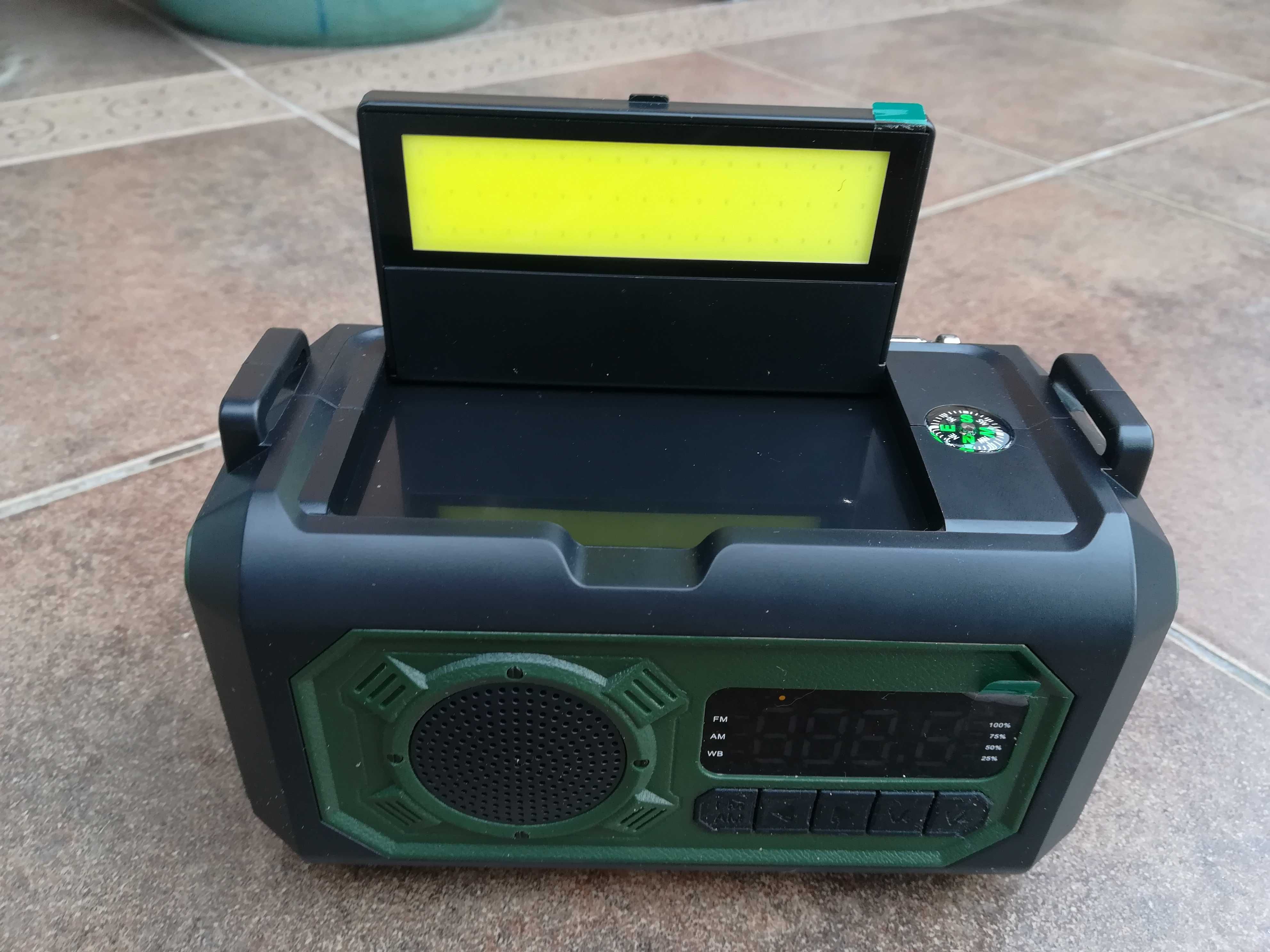 Przenośne surviwalowe radio AM/FM/NOAA , lampa , powerbank 12000mAh