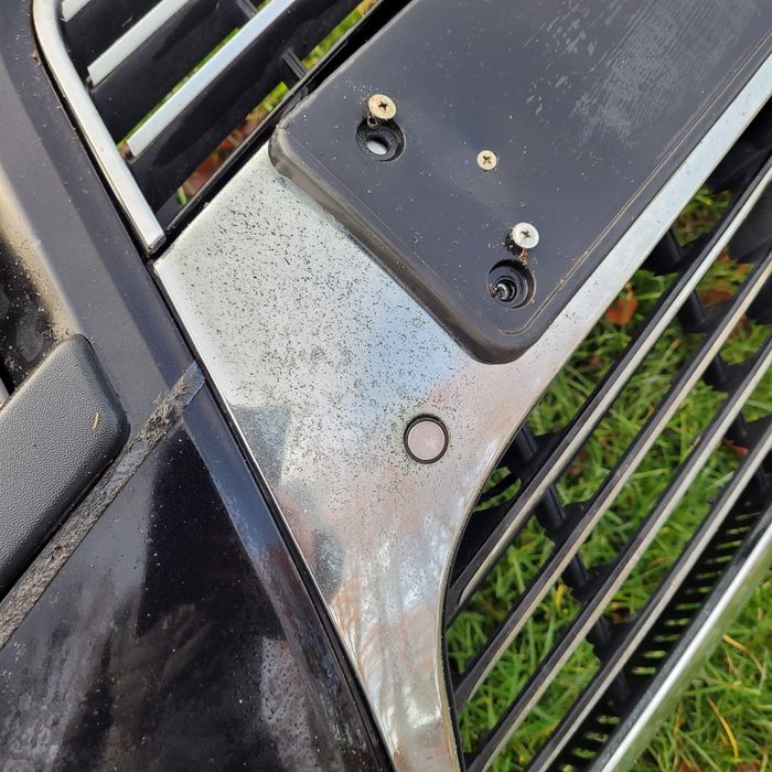 Zderzak przód z czujnikami parkowania vw vw passat b6 2008r LC9X