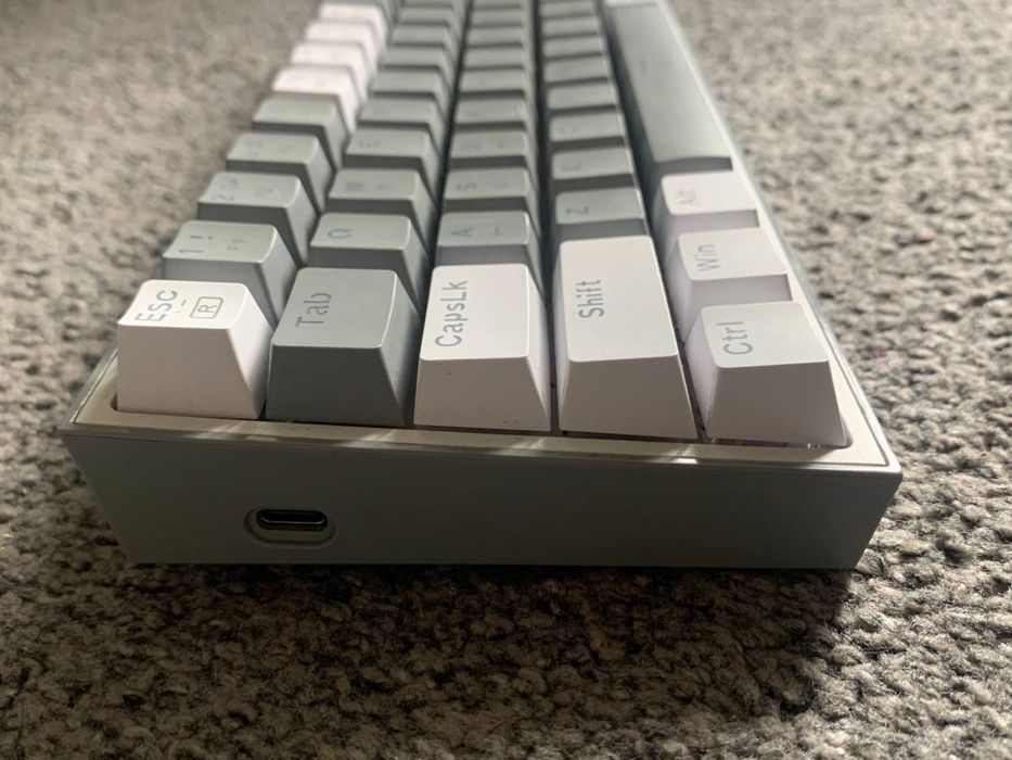 Продам срочно б/у клавіатура Redragon Fizz K617 Gray/White