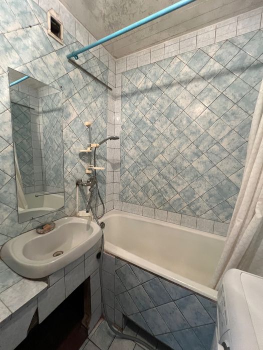 Без% Продам двокімнатну квартиру, Братства Тарасівців 8