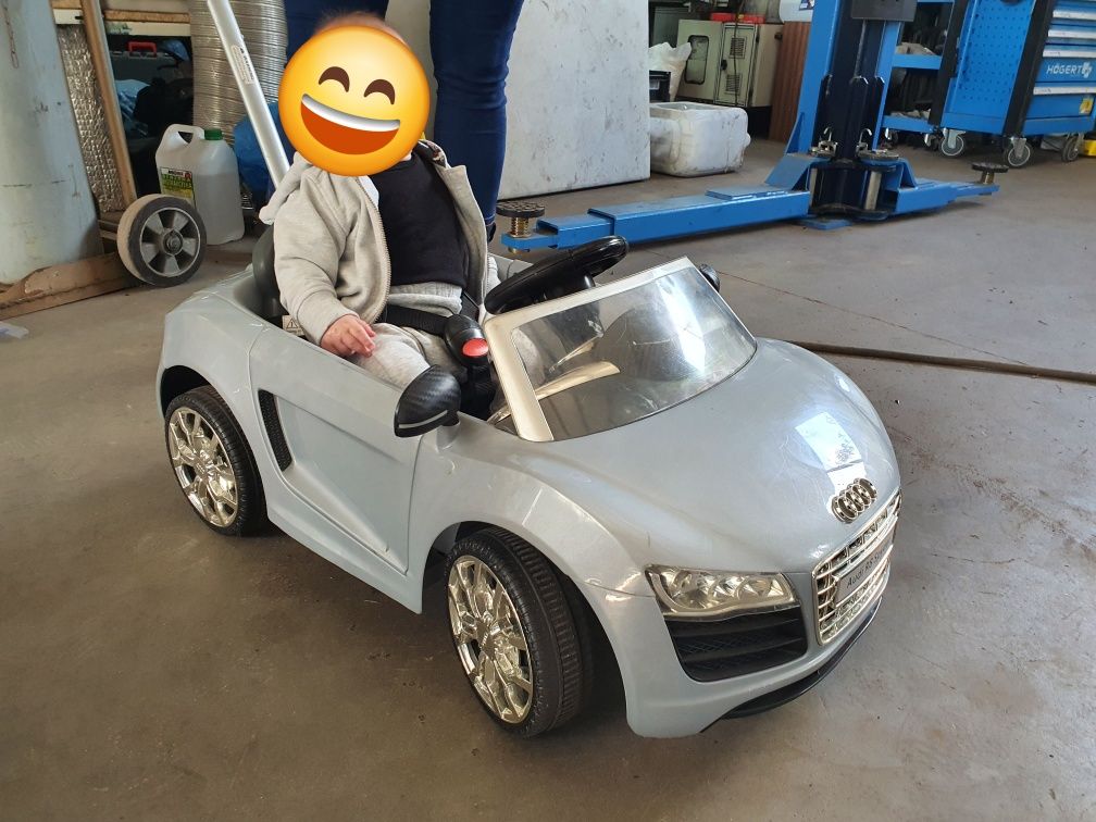 Jeździk pchacz autko Audi r8 spider