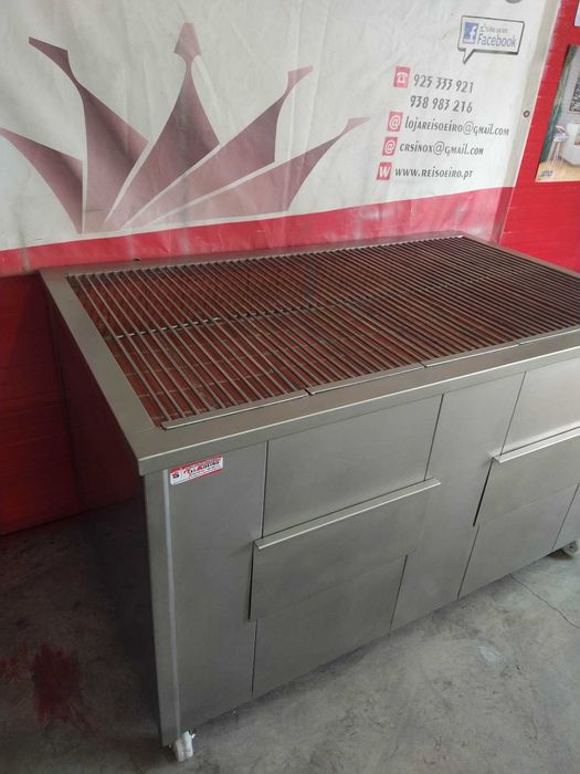 CHURRASQUEIRA INOX A CARVÃO (1500x900x950mm) - Valor c/ IVA