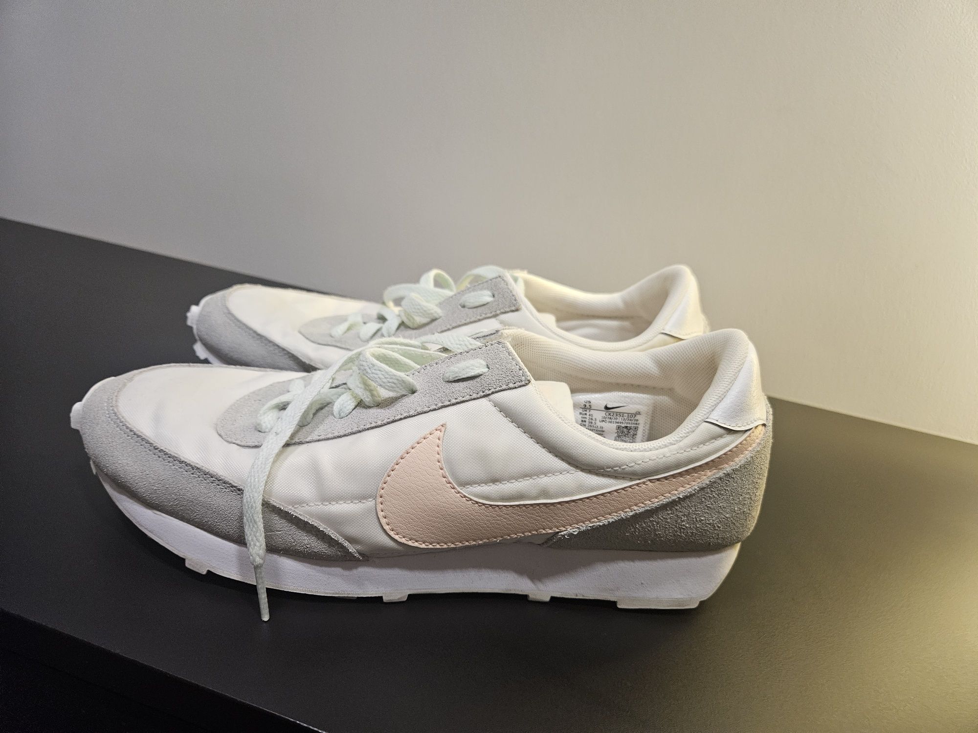 Кросівки жіночі nike 26,5см устілка 41р.(41р.)