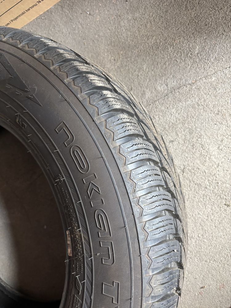 Opony zimowe 215/70R16 nokian tyres