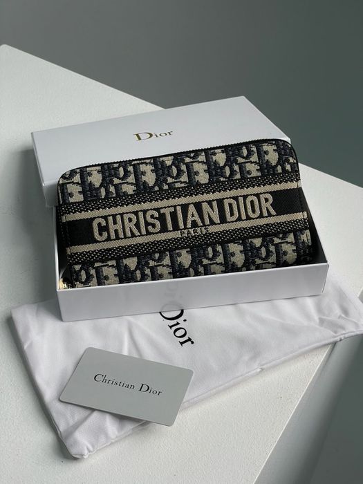 Гаманцi (Hrmes,Praдa,Cеliнe,Diор)