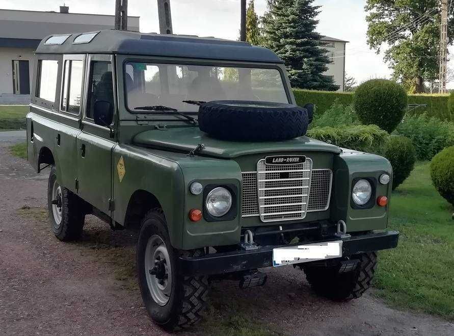 Land Rover Santana 109 Defender