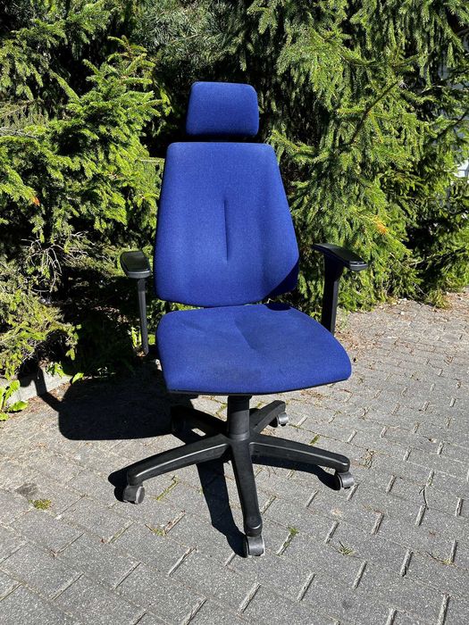 Fotel biurowy obrotowy