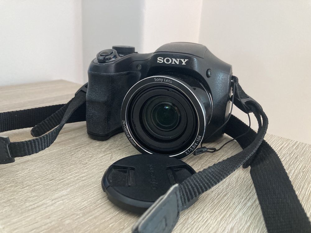 Máquina fotográfica Sony Cyber-shot DSC-H200 usada