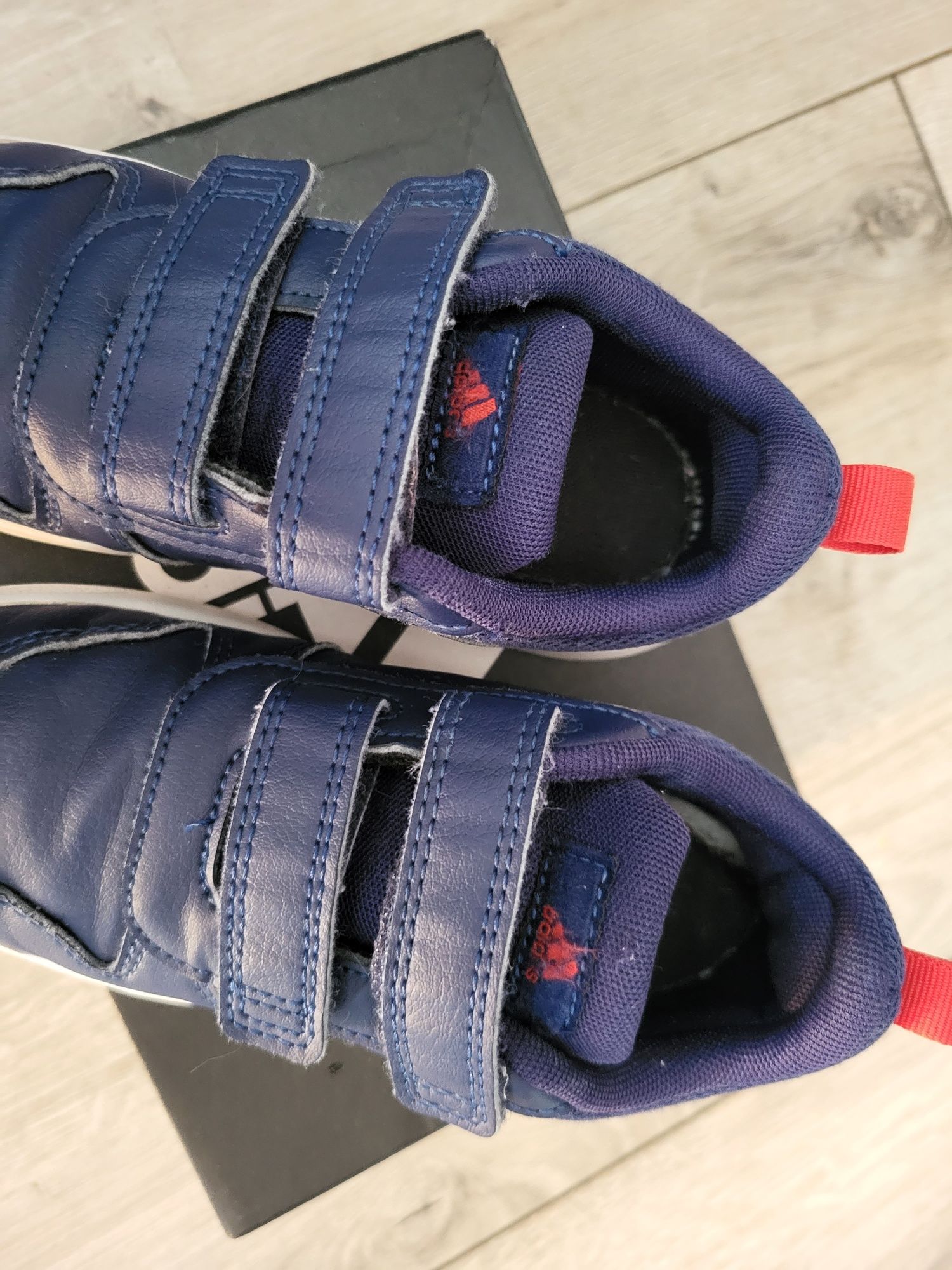 Buty Adidas 27 chłopięce