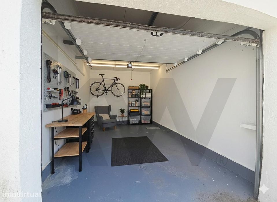 Garagem No Planalto De Santarém – Uma Oportunidade Espetacular!