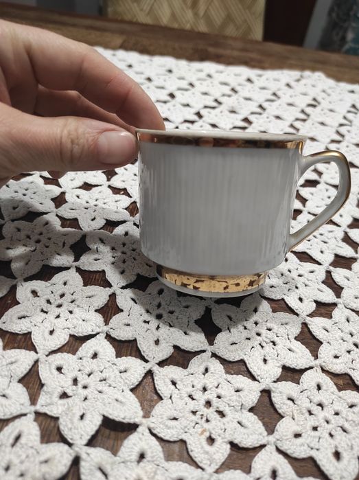 Filiżanka porcelanowa Chodzież ze złoceniami