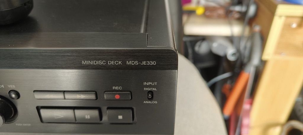 Sony MDS JE330 plus pilot.