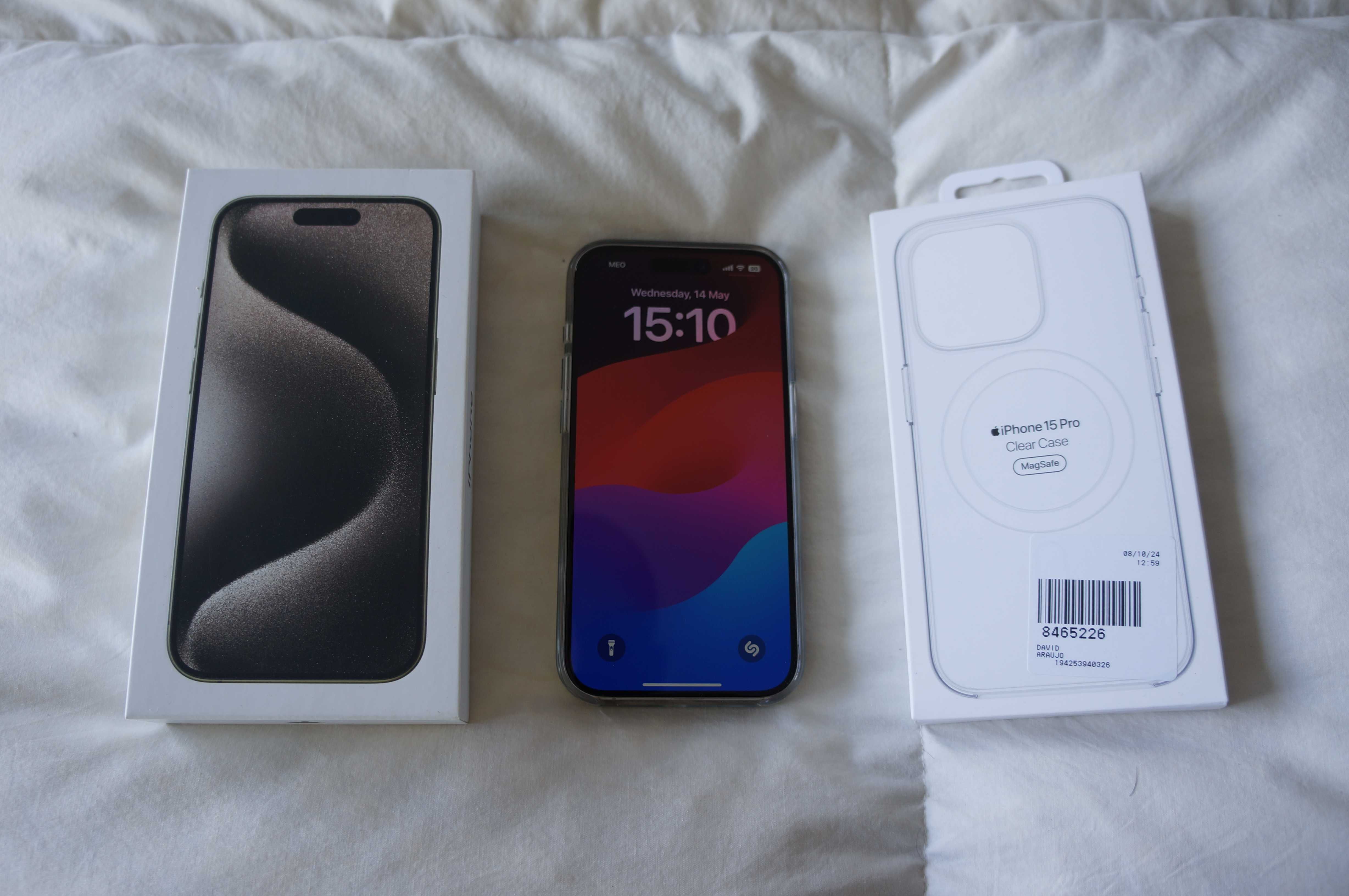 iPhone 15 Pro + Clear Case (original apple)