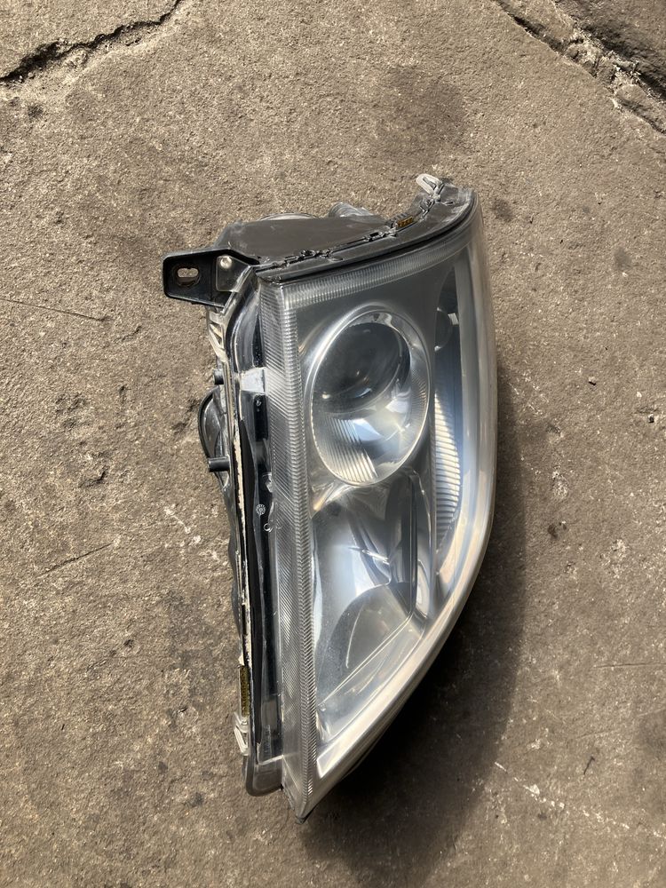 Opel Vectra C - lampa przód prawa