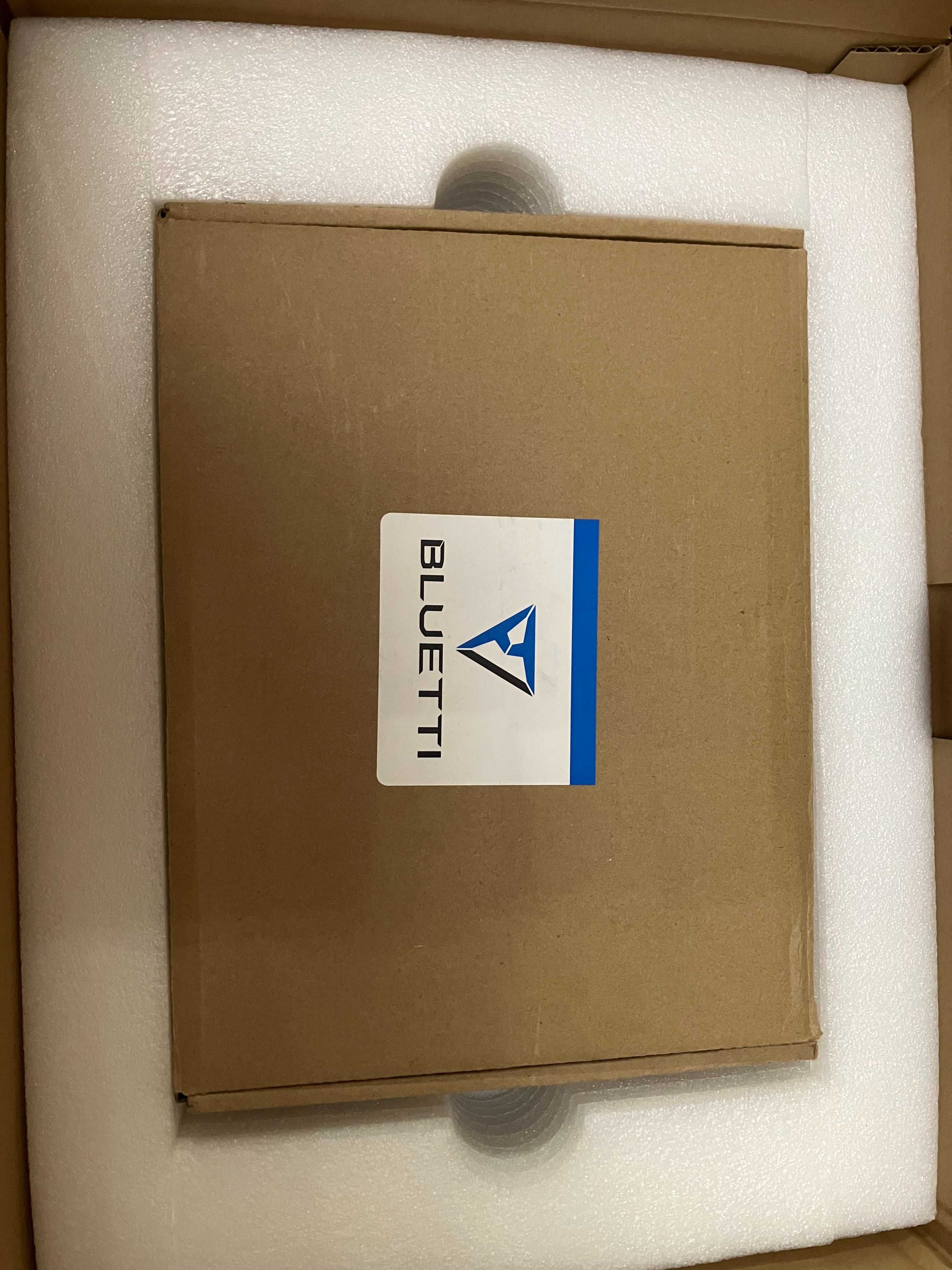 Зарядна станція Bluetti PowerOak EB70, 1000 Вт, 716 Вт*год
