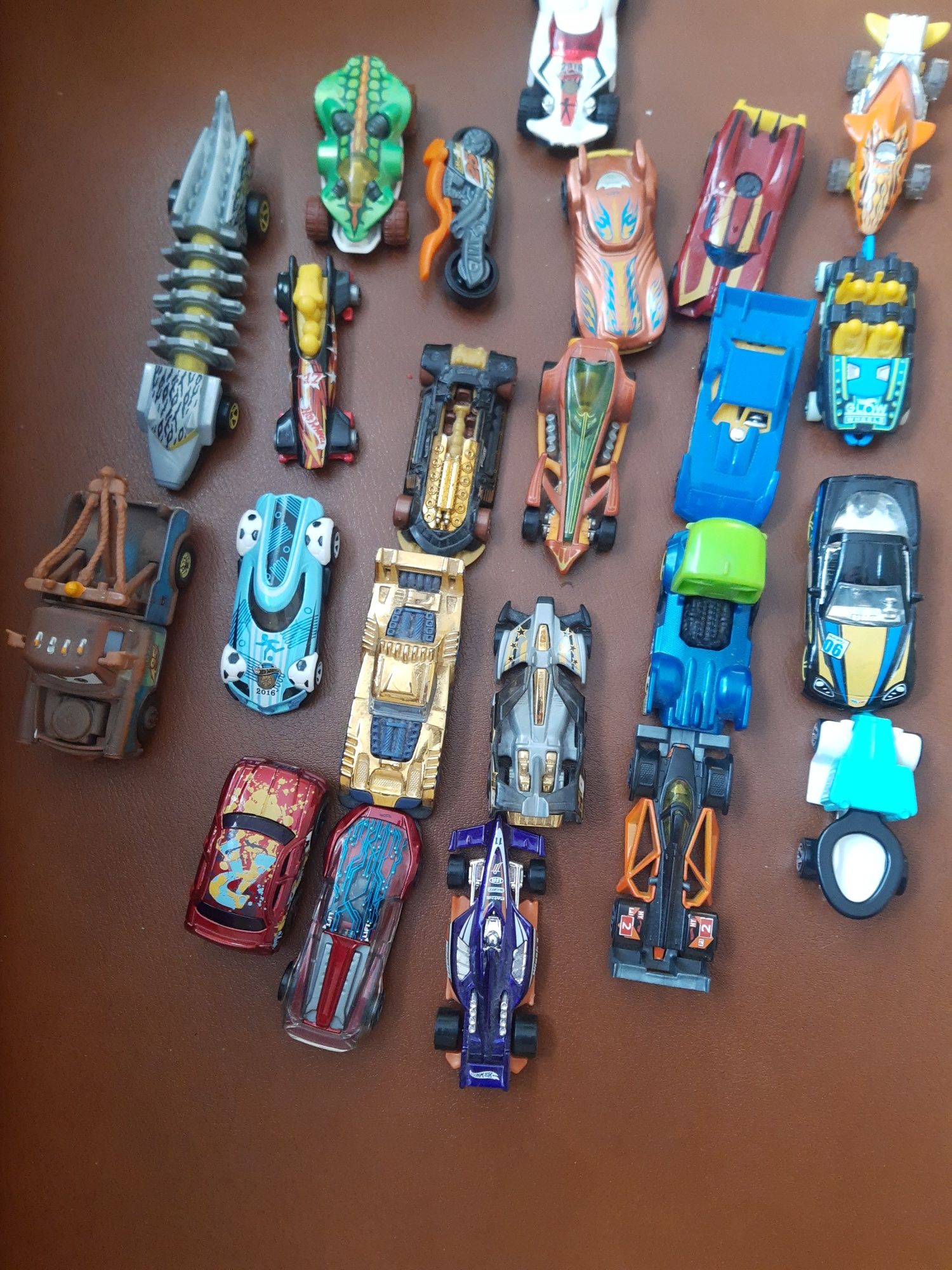 Машинки коллекционные matchbox hot wheels и др