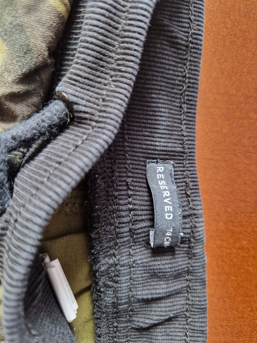 Spodnie chłopięce joggery moro na 74 cm wzrostu Reserved
