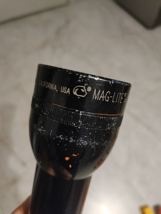 Latarka policyjna maglite USA california Ontario na baterie