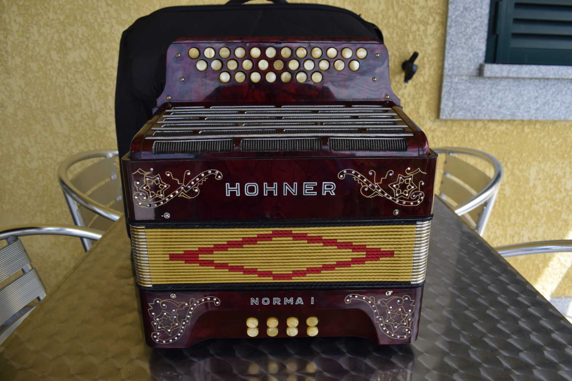 Hohner Norma II 3 voz Fa# La3 Re#