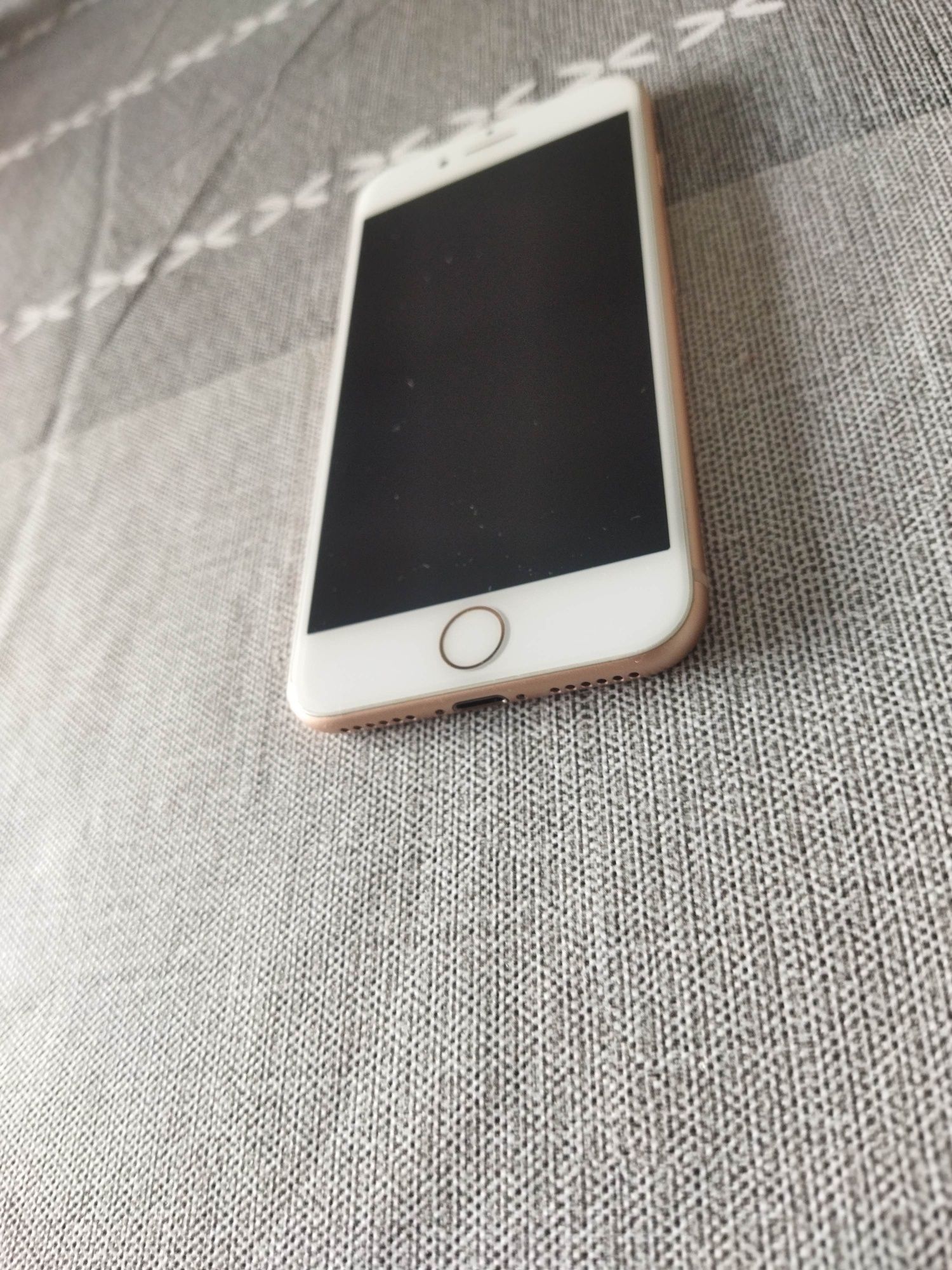 iPhone 8 esteticamente como novo mt estimado, (ler anúncio) Rose gold