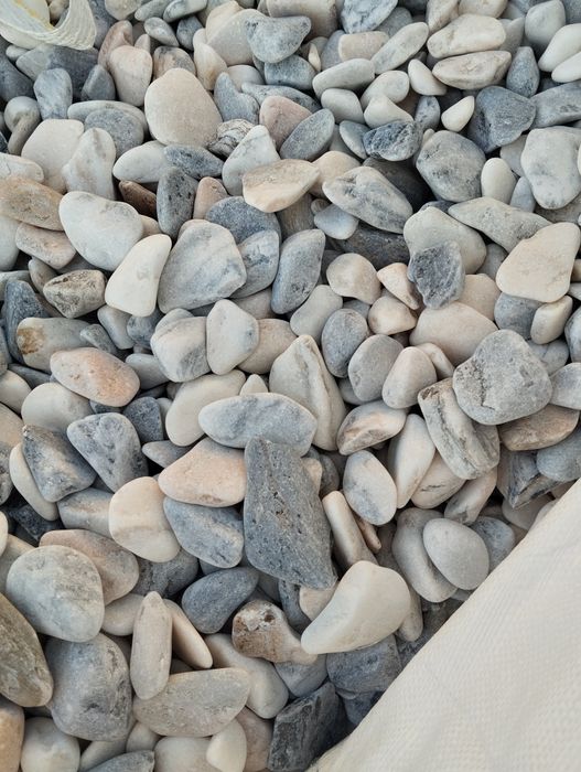 Brita de mármore rolada