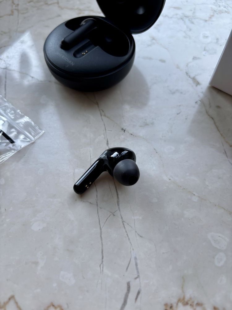 LG Tone Free HBS-FN6