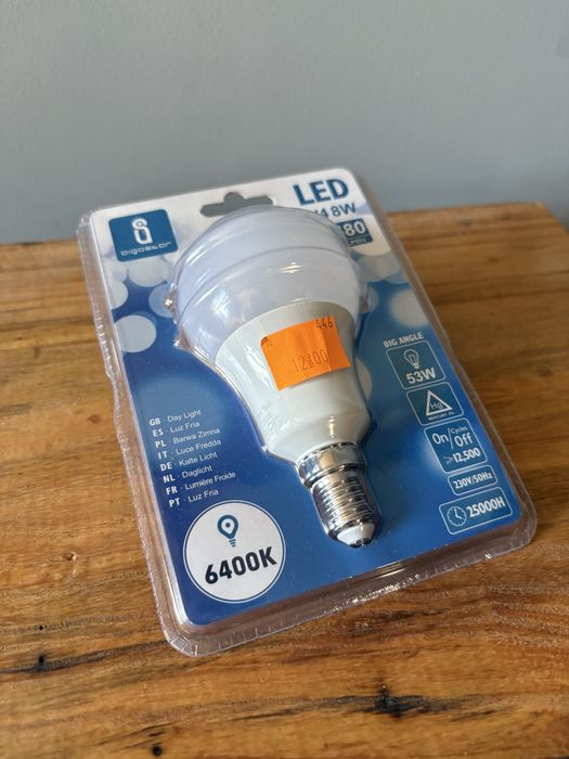 Żarówka LED A60 E14 8W A+ nowa AIGOSTAR