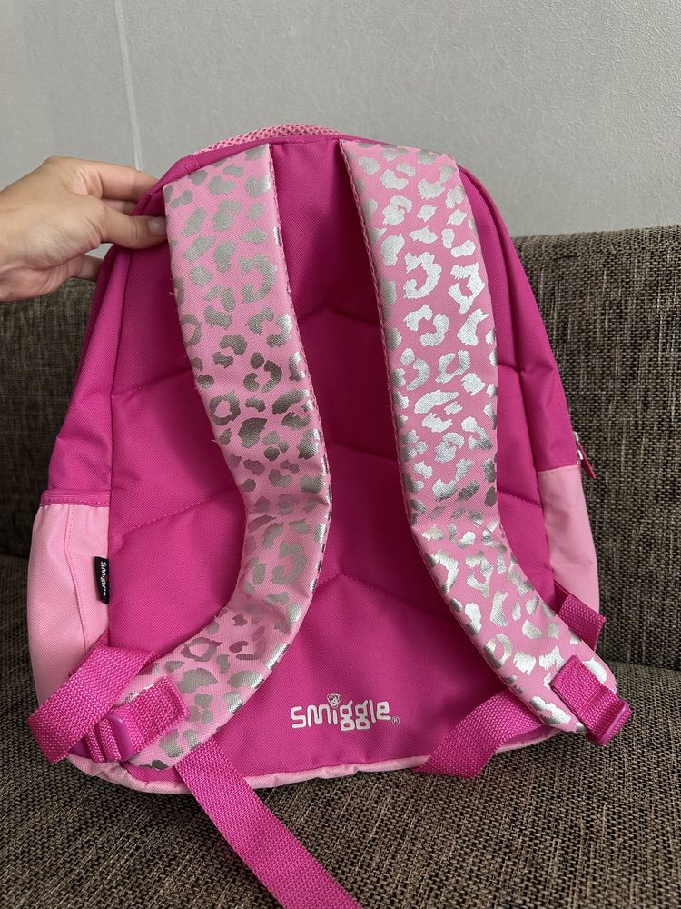 Рюкзак шкільний в школу Kite Smiggle 1-4 клас напівкаркасний
