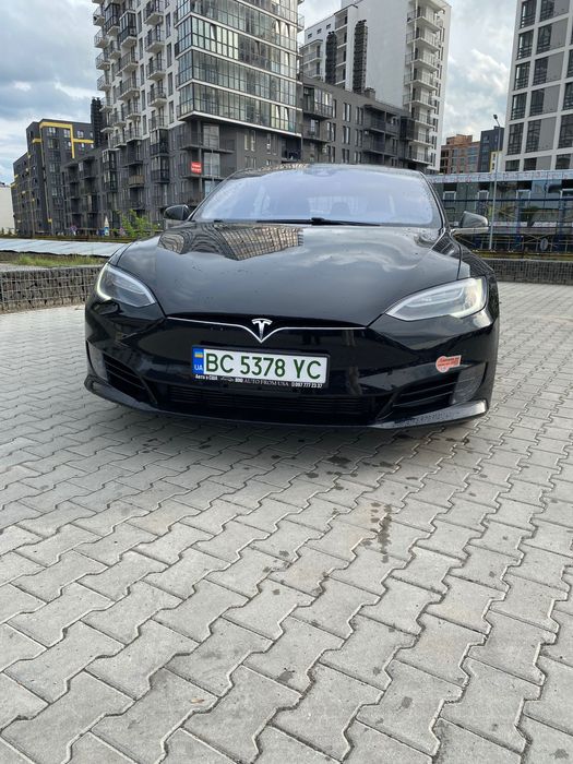 Порадам Тесла a 2016 рік