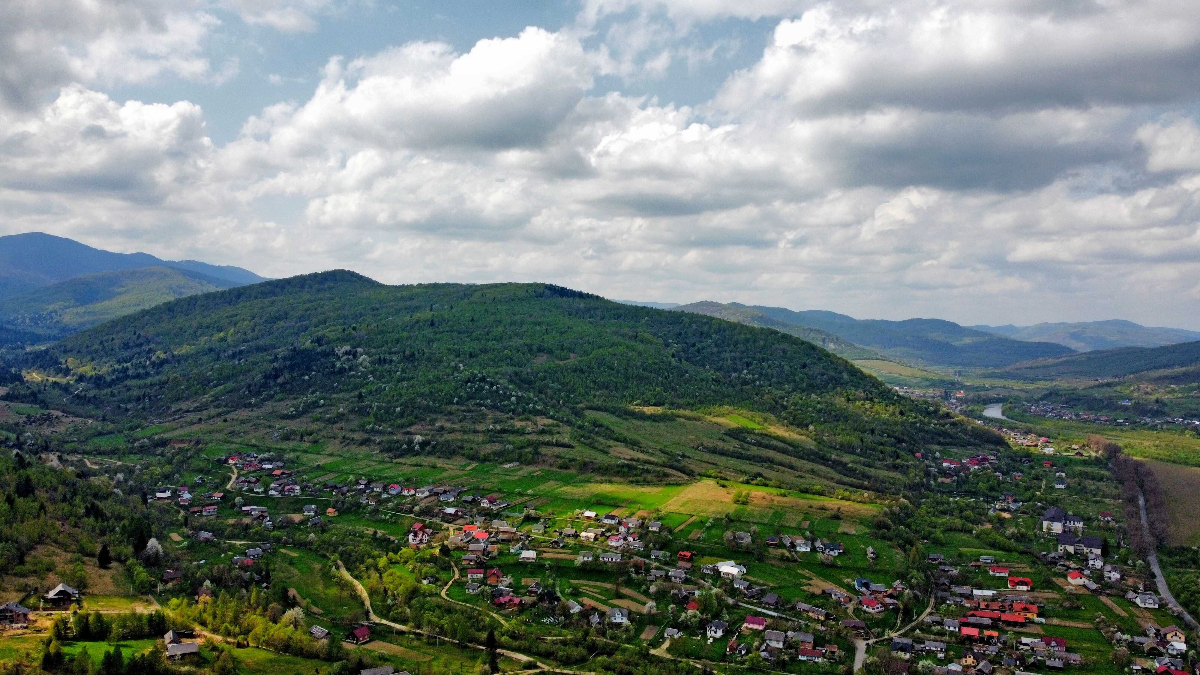 Земельна Ділянка в Карпатах
